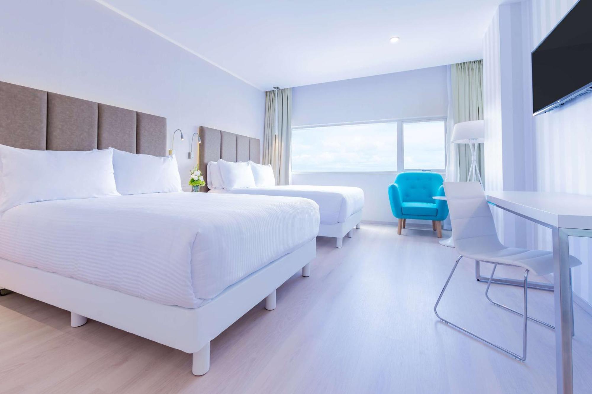 Nh Puebla Finsa Hotel Buitenkant foto